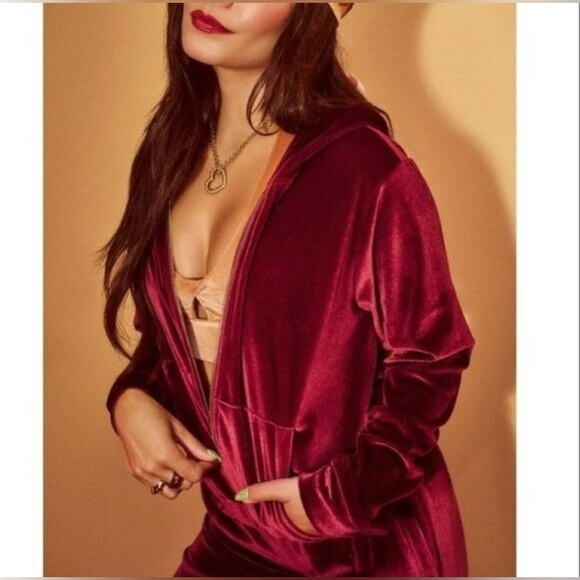 Fabletics - Velour Hoodie Cherry Burst Red Size S Zip Up - Picture 2 of 8